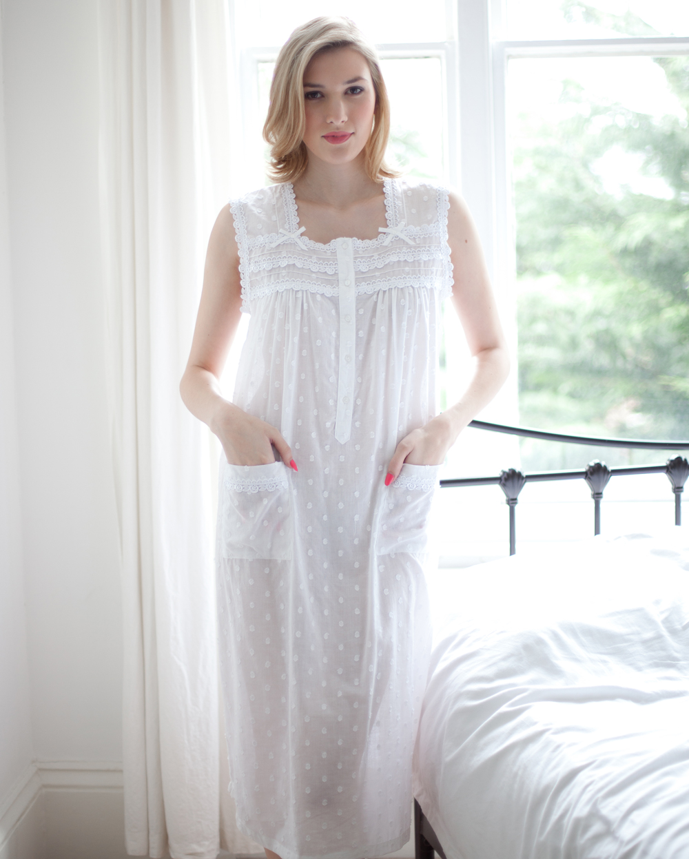 Cotton Lawn Jaquard Polka Dot Sleeveless Nightdress Cottonreal